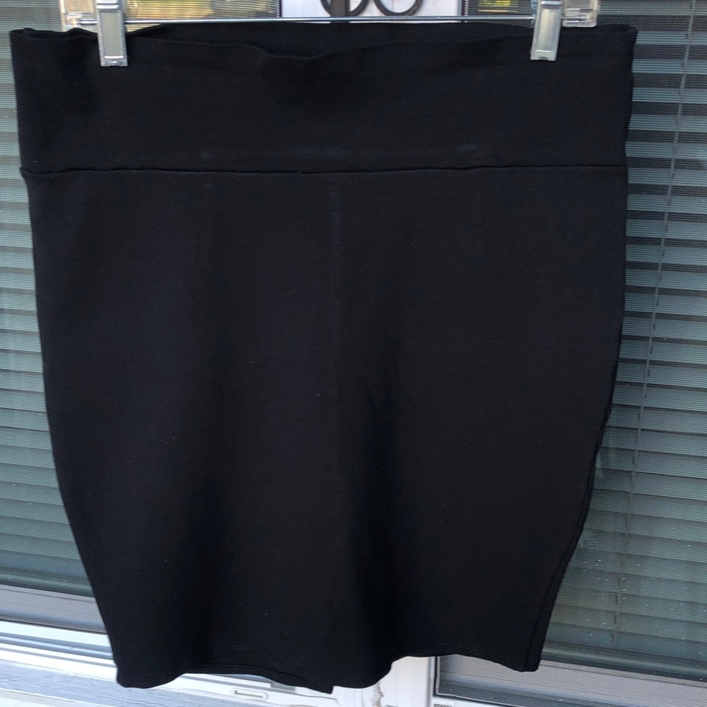 Elegant Silhouette Knee-High Black Women's Skirt